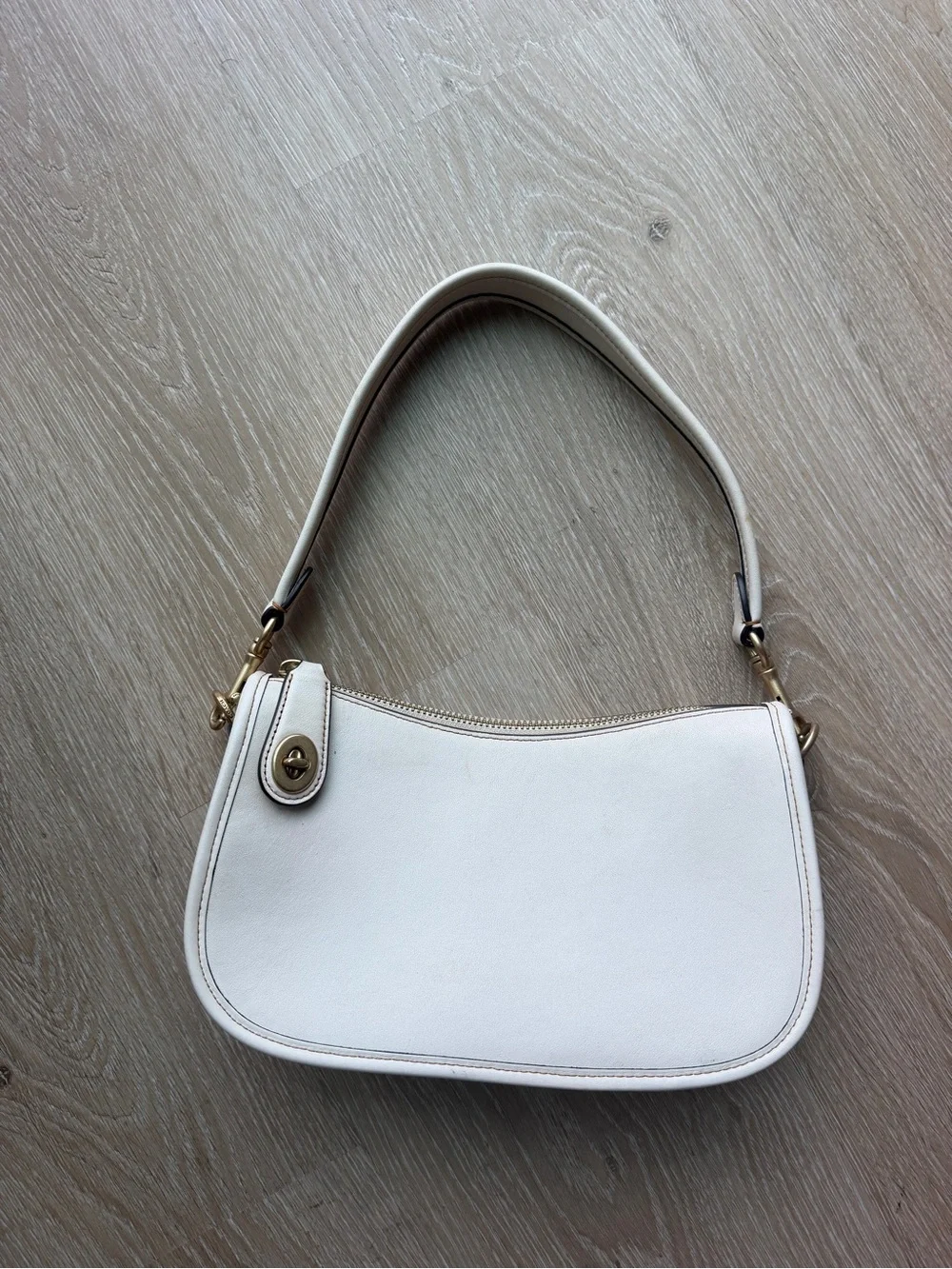 Coach Swinger Off-White Shoulder Bag